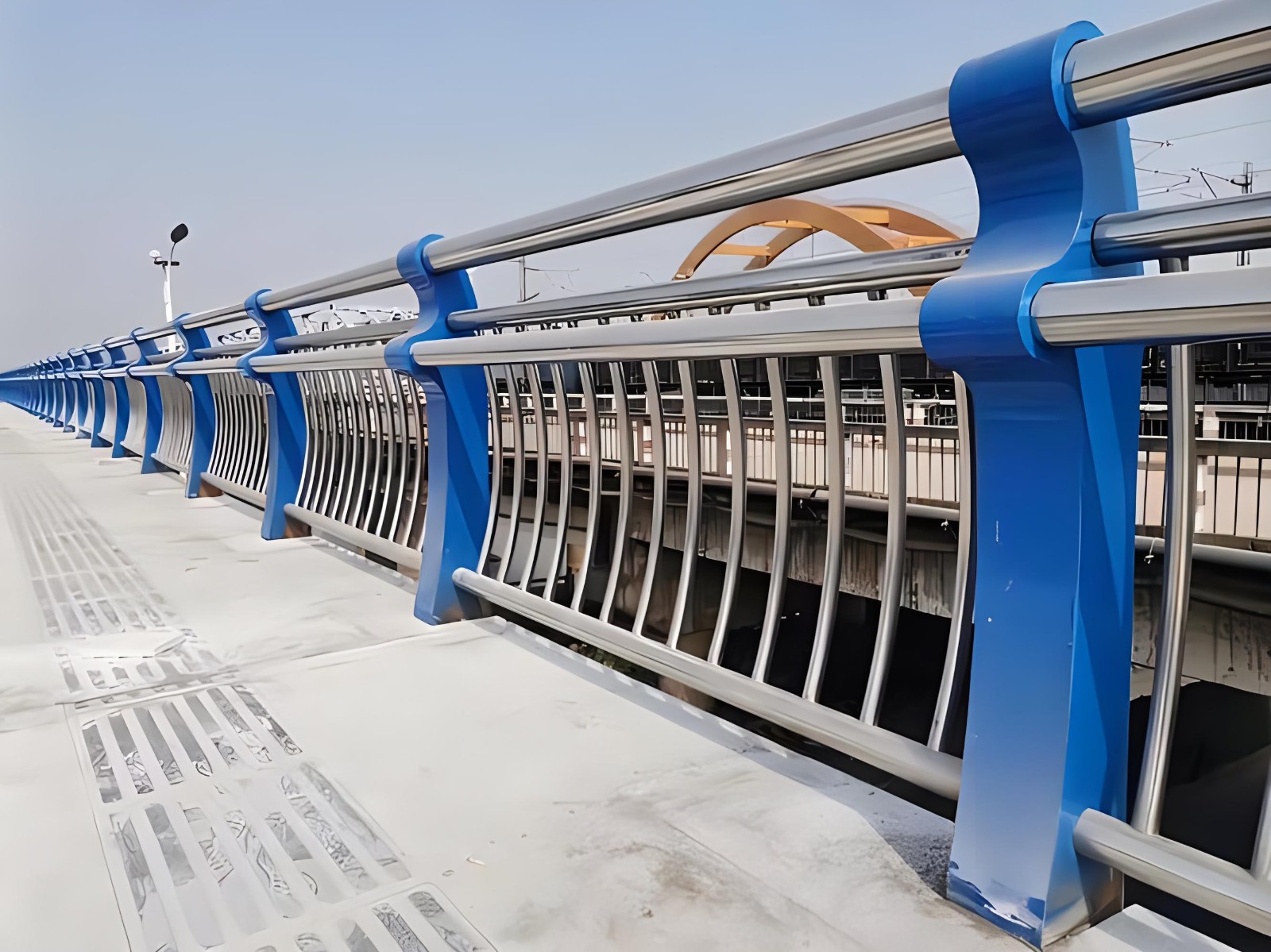 惠州不锈钢复合管护栏制造工艺要求及其重要性