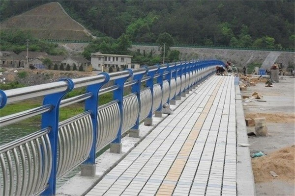 惠州不锈钢桥梁灯光护栏